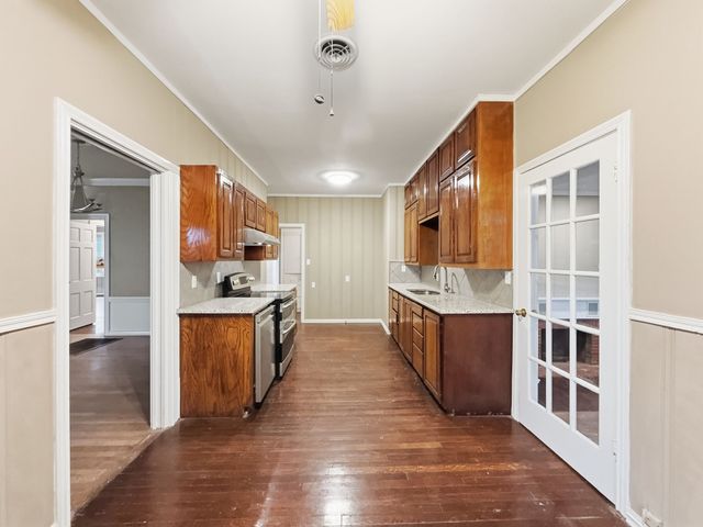 720 E Leslie Street, Hamilton, TX 76531