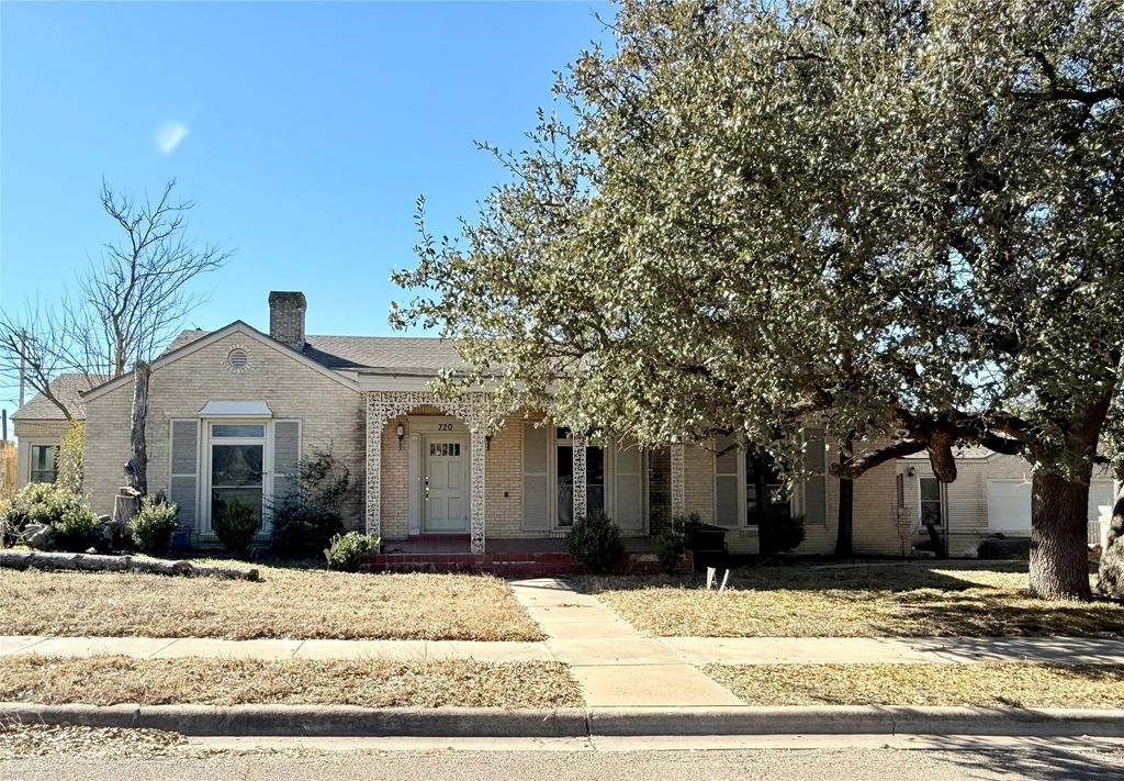 720 E Leslie Street, Hamilton, TX 76531