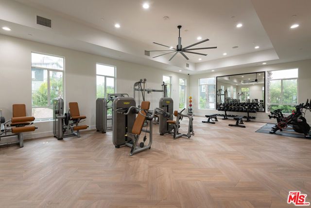 1901 N Buena Vista Street 3-203, Burbank, CA 91504