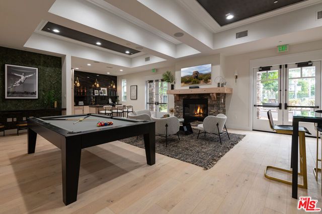 1901 N Buena Vista Street 3-203, Burbank, CA 91504