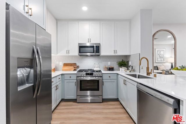 1901 N Buena Vista Street 3-203, Burbank, CA 91504