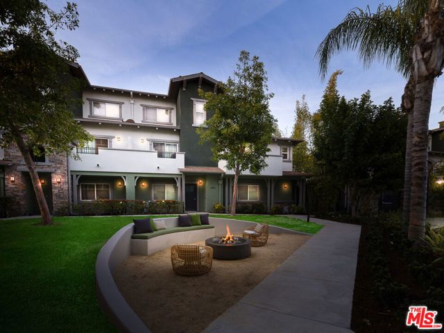 1901 N Buena Vista Street 3-203, Burbank, CA 91504