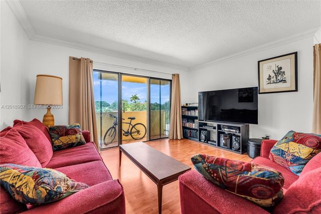 525 Coral Way 402, Coral Gables, FL 33134
