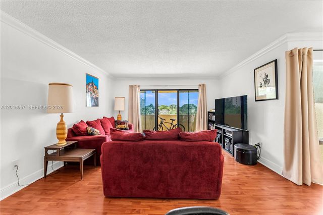 525 Coral Way 402, Coral Gables, FL 33134