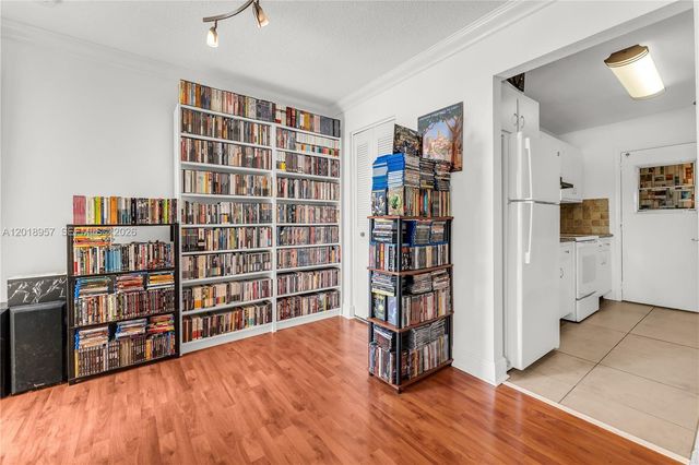 525 Coral Way 402, Coral Gables, FL 33134