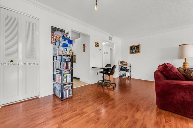 525 Coral Way 402, Coral Gables, FL 33134
