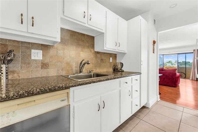 525 Coral Way 402, Coral Gables, FL 33134