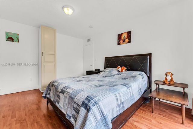 525 Coral Way 402, Coral Gables, FL 33134