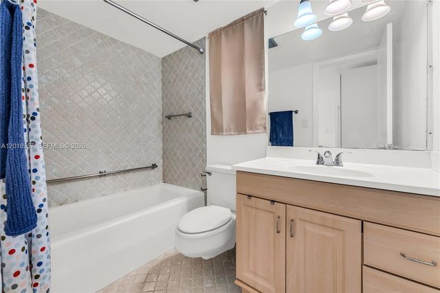 525 Coral Way 402, Coral Gables, FL 33134