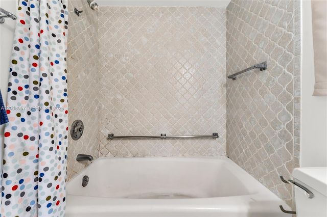 525 Coral Way 402, Coral Gables, FL 33134