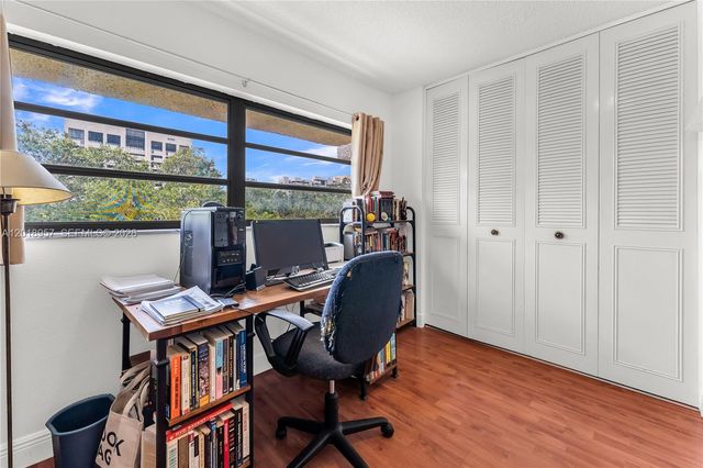 525 Coral Way 402, Coral Gables, FL 33134