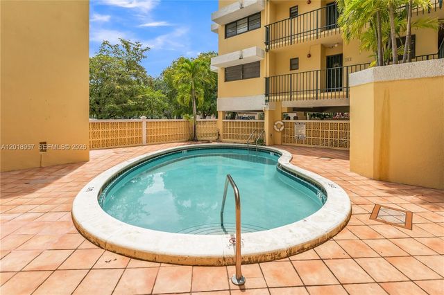 525 Coral Way 402, Coral Gables, FL 33134