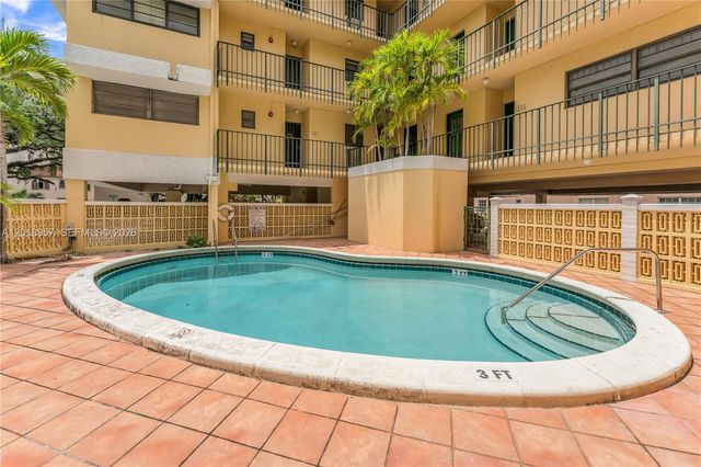 525 Coral Way 402, Coral Gables, FL 33134