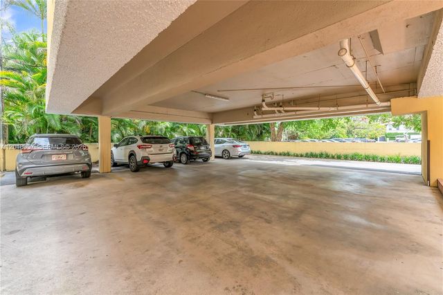525 Coral Way 402, Coral Gables, FL 33134