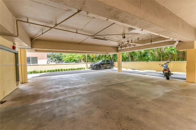 525 Coral Way 402, Coral Gables, FL 33134