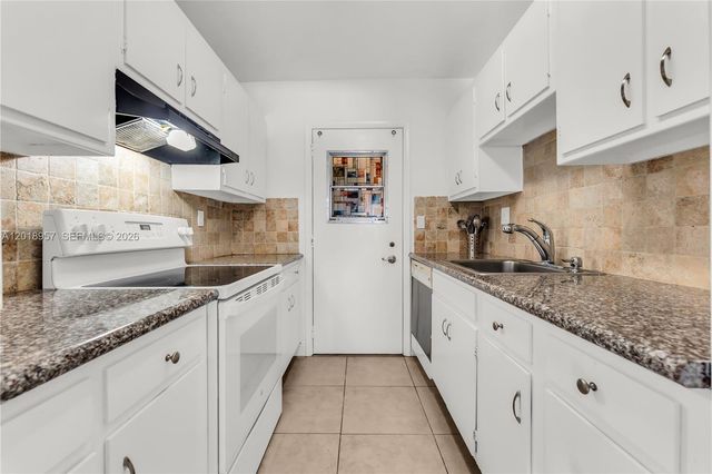 525 Coral Way 402, Coral Gables, FL 33134