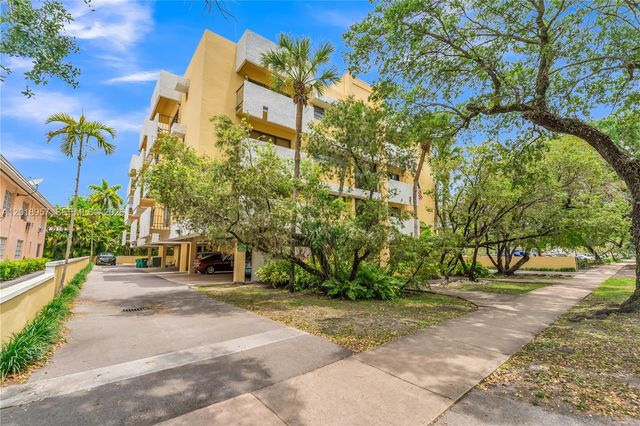 525 Coral Way 402, Coral Gables, FL 33134