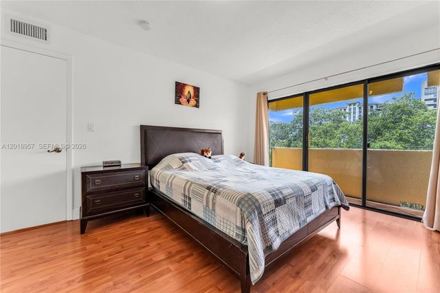 525 Coral Way 402, Coral Gables, FL 33134