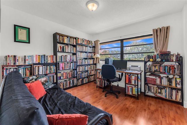 525 Coral Way 402, Coral Gables, FL 33134