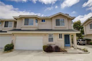 2239 Pacific Avenue E, Costa Mesa, CA 92627