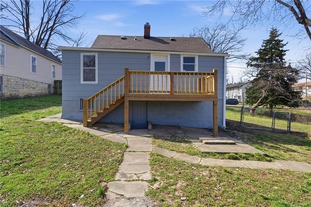 1209 Kingman Street, Leavenworth, KS 66048