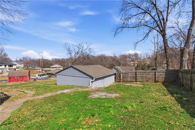 1209 Kingman Street, Leavenworth, KS 66048