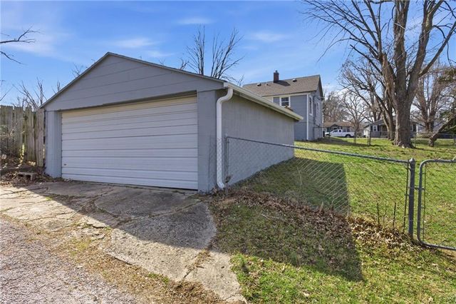 1209 Kingman Street, Leavenworth, KS 66048