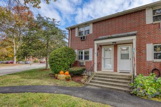 49 Kingston 49, North Andover, MA 01845