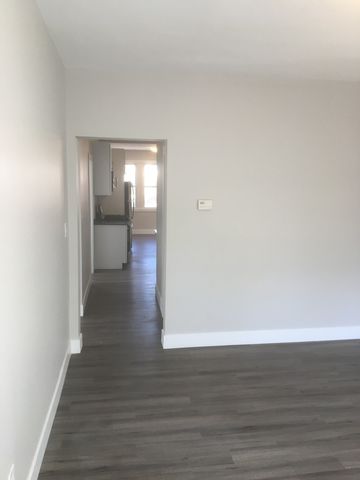 2652 N Marshfield Avenue 2F, Chicago, IL 60614