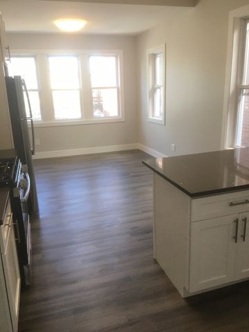 2652 N Marshfield Avenue 2F, Chicago, IL 60614