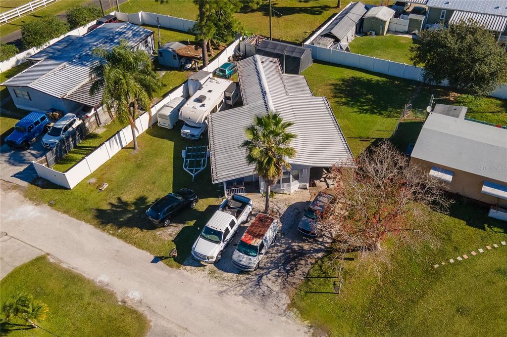 Image 6 of property listing at 2753 BURROWS AVENUE, Kissimmee, FL 34744