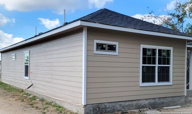 595 Morningview Dr., San Antonio, TX 78220