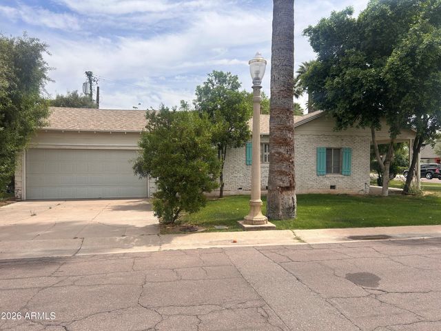 1601 PALMCROFT Way SE, Phoenix, AZ 85007