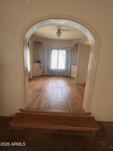 1601 PALMCROFT Way SE, Phoenix, AZ 85007