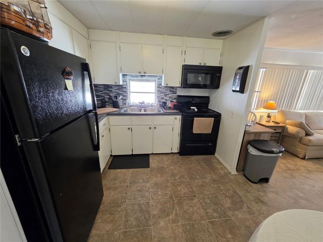 1110 49TH AVE DRIVE W, Bradenton, FL 34207