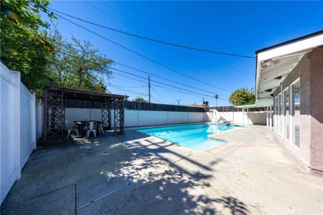 10512 Rose Hedge, Whittier, CA 90606