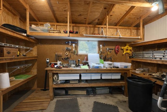 41 Thrush Lane, Lyndon, VT 05851