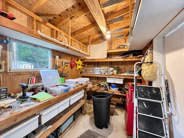 41 Thrush Lane, Lyndon, VT 05851