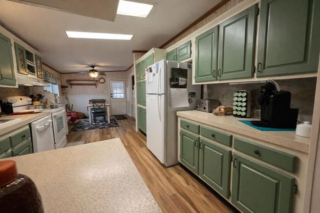 41 Thrush Lane, Lyndon, VT 05851