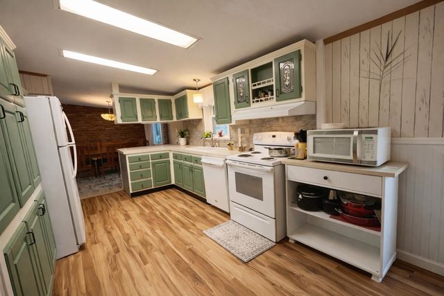 41 Thrush Lane, Lyndon, VT 05851