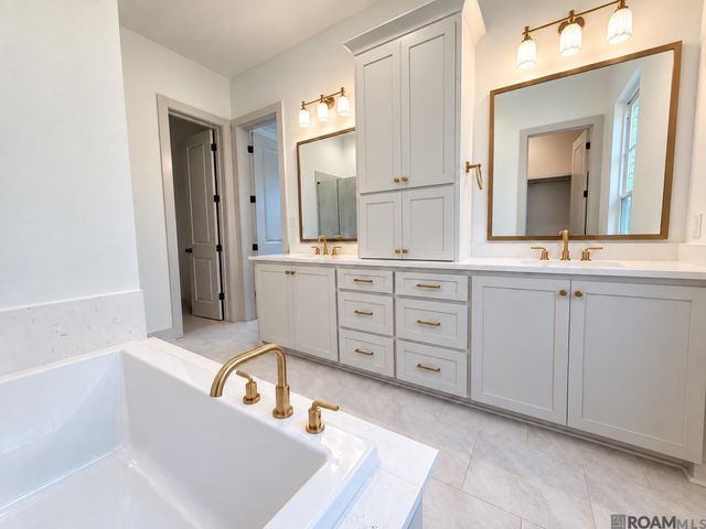 13037 Magnolia Square Dr, Central, LA 70818