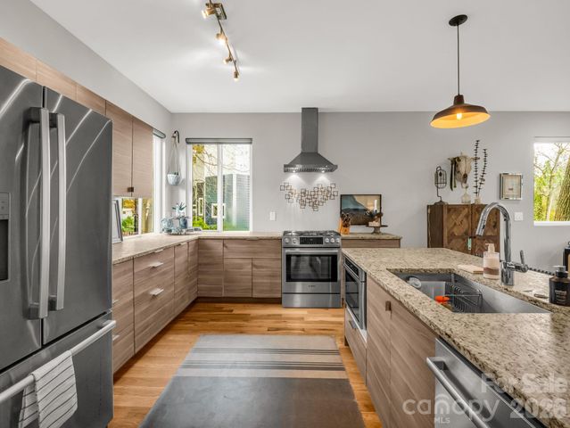 80 Richland Street, Asheville, NC 28806