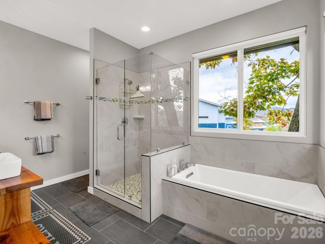 80 Richland Street, Asheville, NC 28806