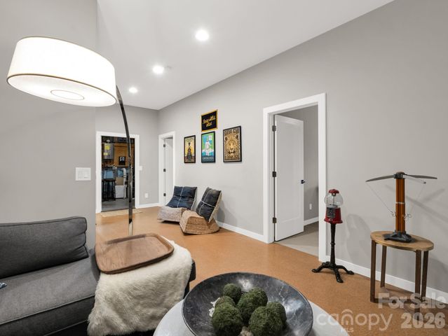 80 Richland Street, Asheville, NC 28806