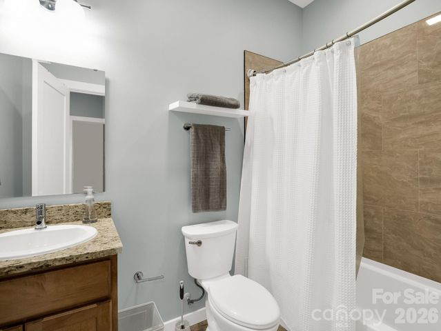 80 Richland Street, Asheville, NC 28806