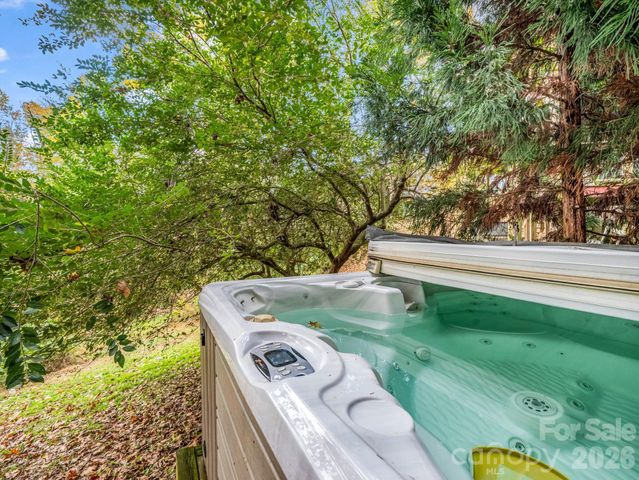 80 Richland Street, Asheville, NC 28806