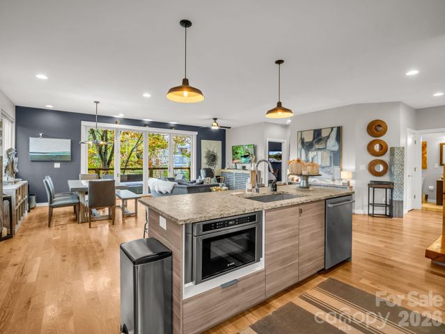 80 Richland Street, Asheville, NC 28806