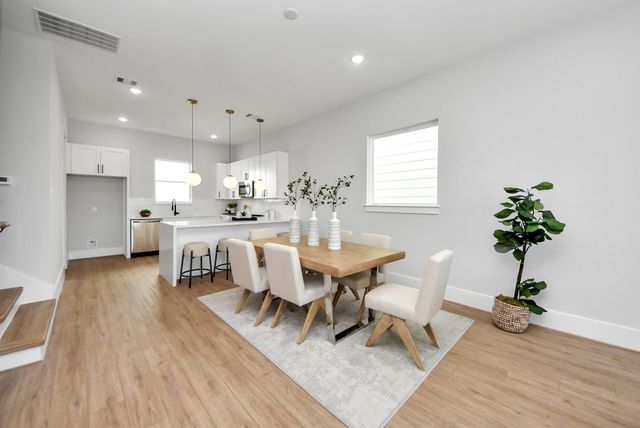 4814 Cochran Street, Houston, TX 77009