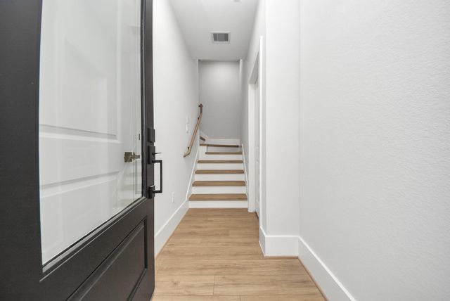 4814 Cochran Street, Houston, TX 77009