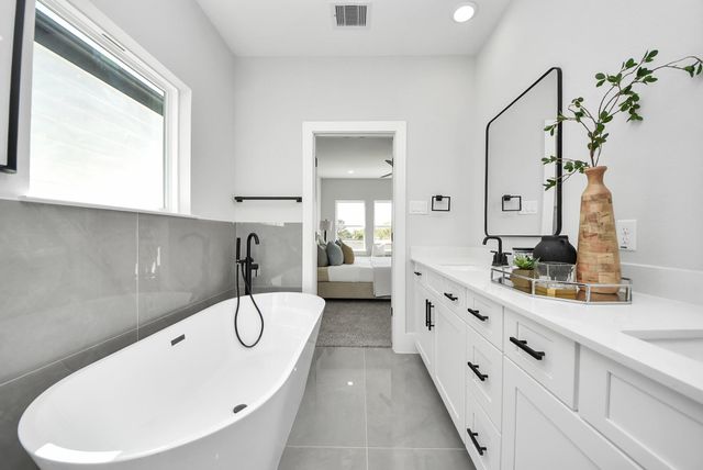 4814 Cochran Street, Houston, TX 77009
